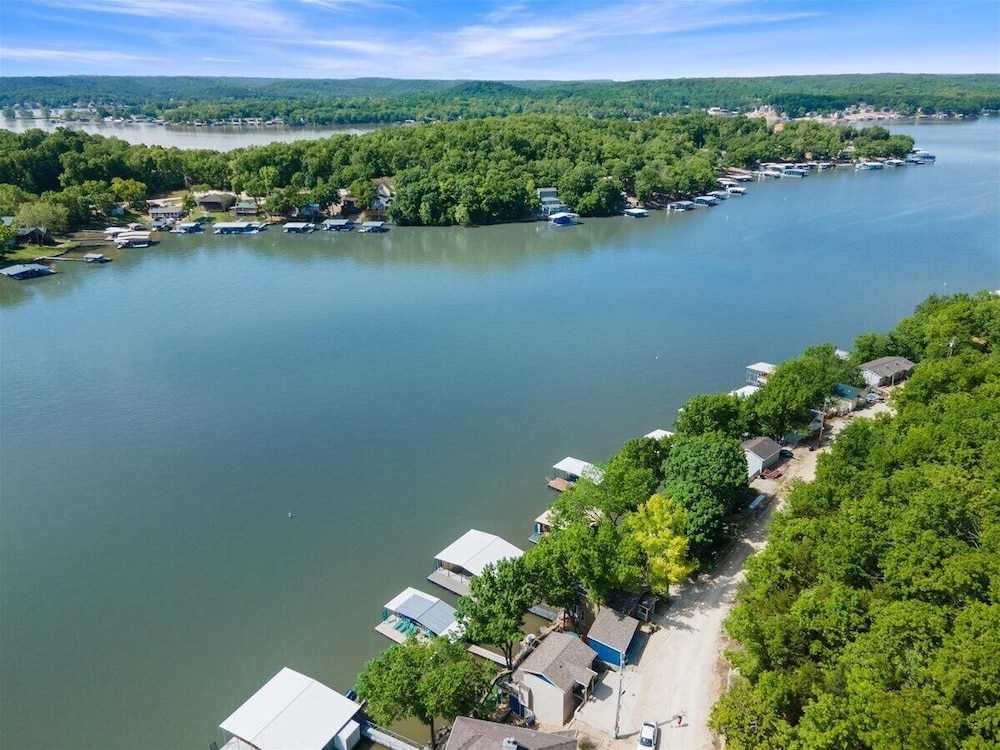 Private Dock, Bunkhouse, Firepit & Kayaks at Mm45