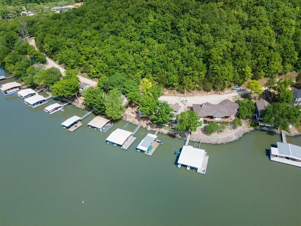 Private Dock, Bunkhouse, Firepit & Kayaks at Mm45
