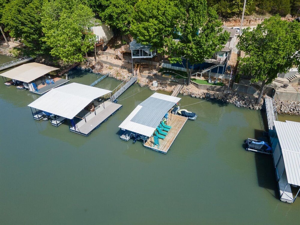 Private Dock, Bunkhouse, Firepit & Kayaks at Mm45