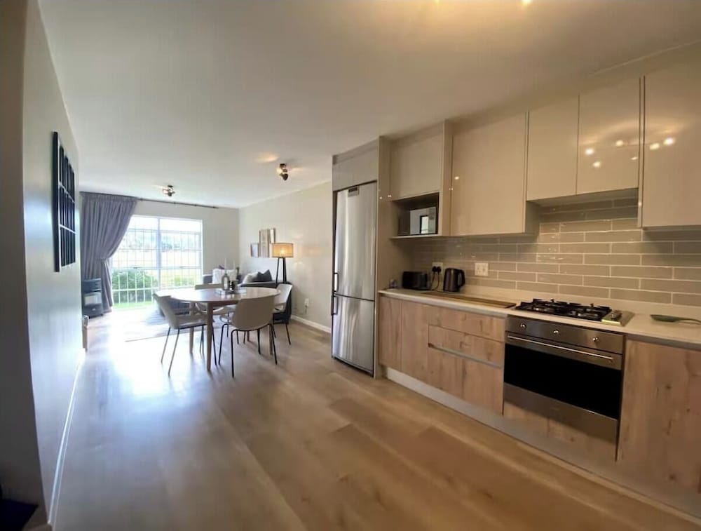 2 Bedroom Ground Floor Apartment, Princess Beach Club, Houtbay