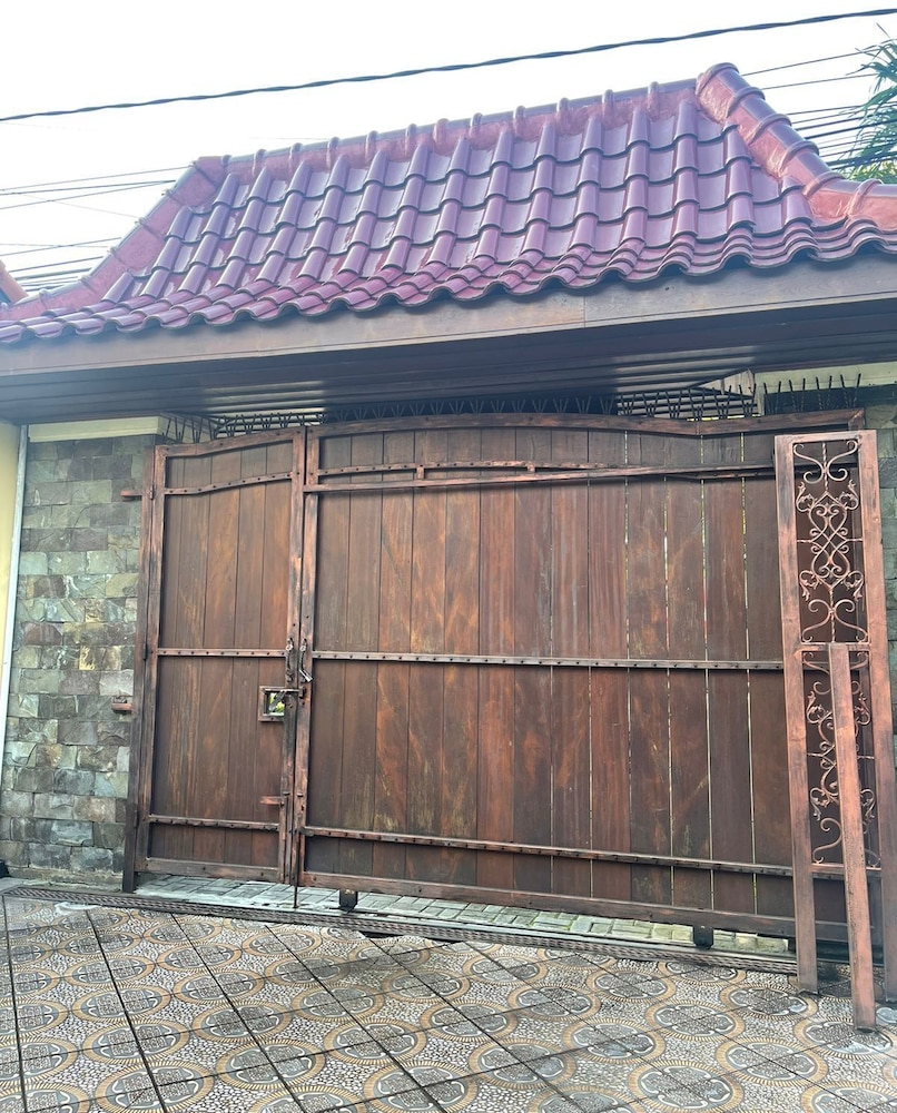 Aldeoz Villa Ndalem Marwatan Solo