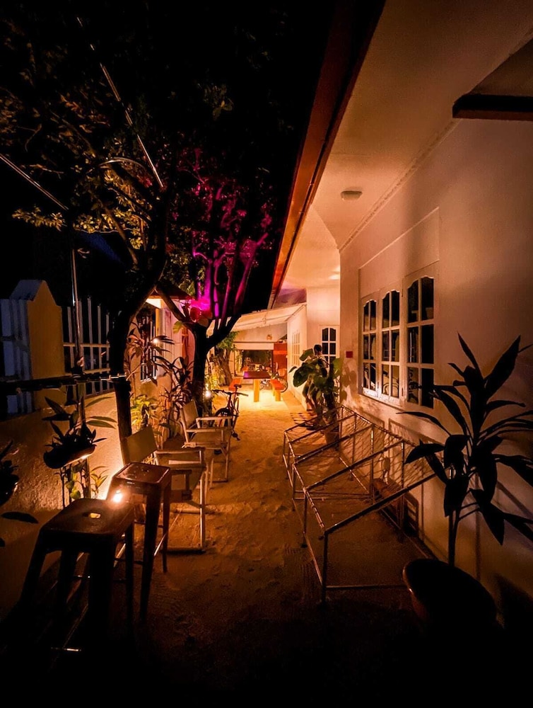 Bahaaru Villa Surf and Stay