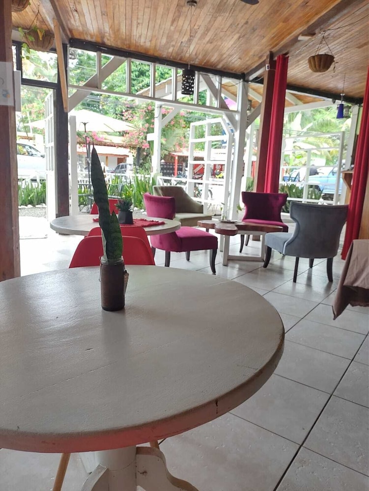 Lizard King Hotel & Suites