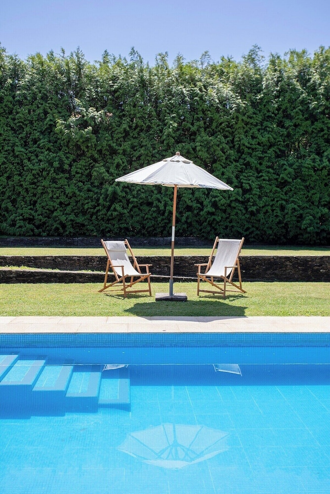 Liiiving in Caminha Countryside Pool House