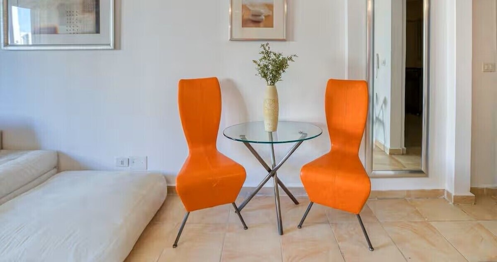 Comfy Apartment in Rehab City