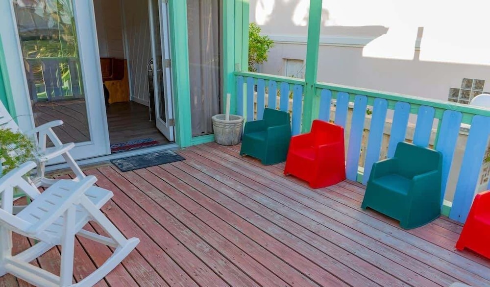 Lil Caribbean Vibes 2 Bedroom Home