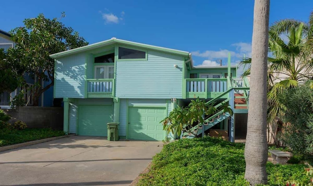 Lil Caribbean Vibes 2 Bedroom Home