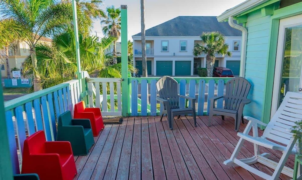 Lil Caribbean Vibes 2 Bedroom Home