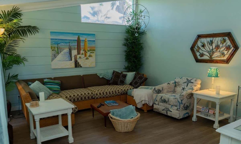 Lil Caribbean Vibes 2 Bedroom Home