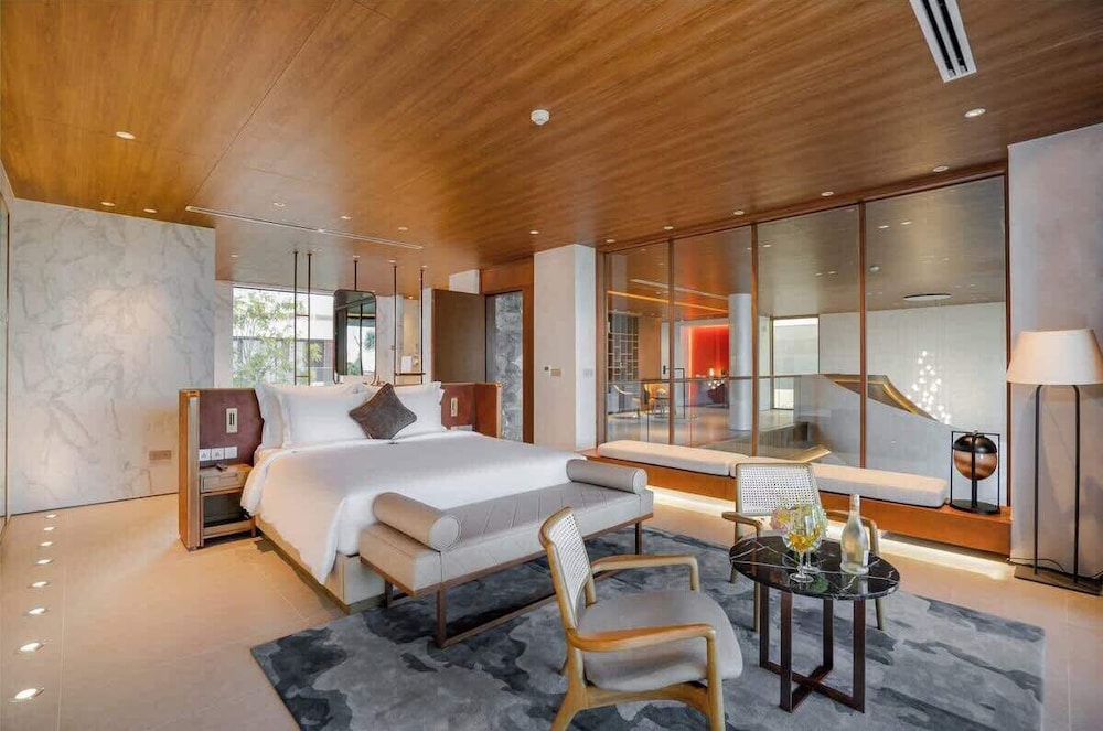 Elegant Retreat for Discerning Travelers