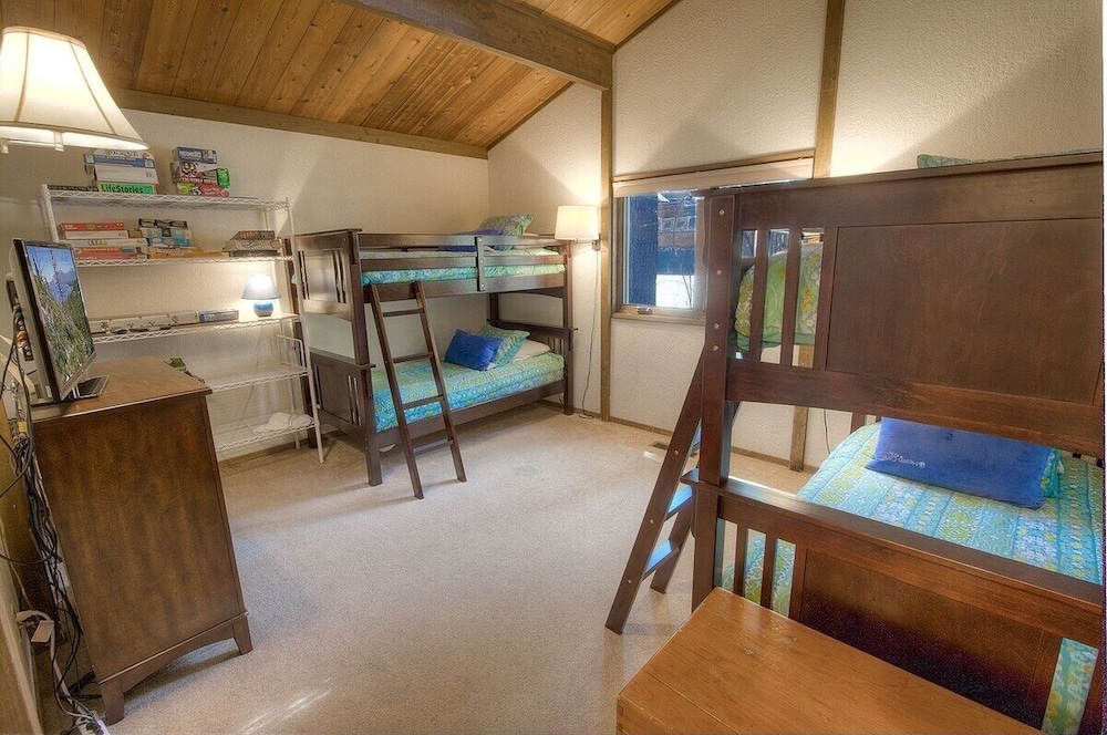 Cyh1281- Tahoe Acres 5 Bedroom Home