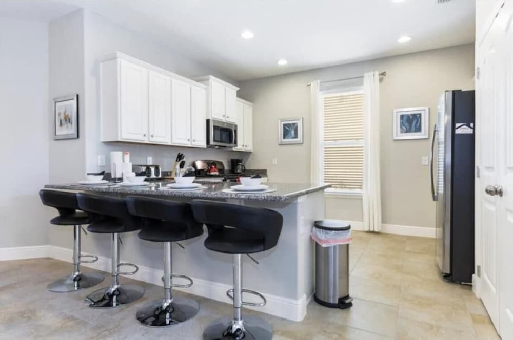 Accessible Retreat Solterra Resort Sleeps 11 Pool Jacuzzi Family Friendly
