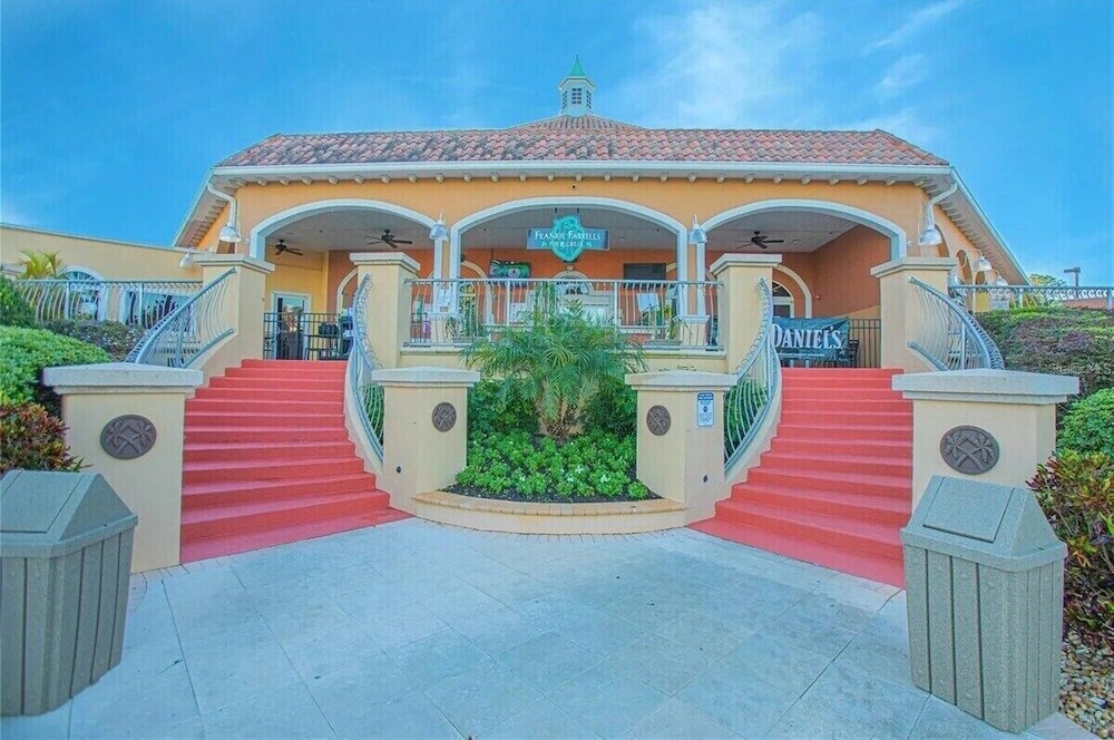 Regal Palms Swanky