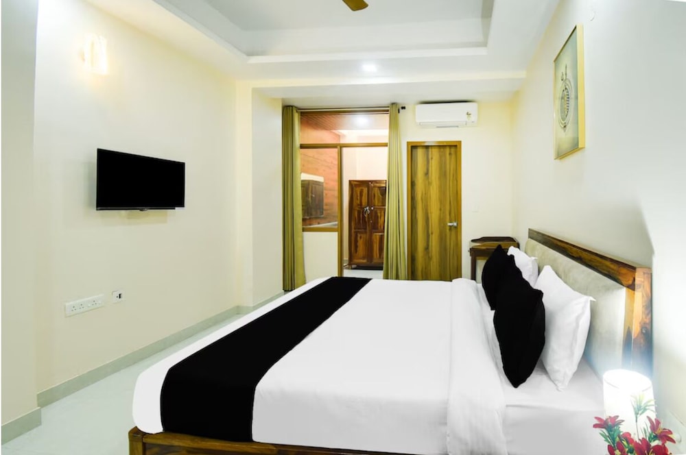 Hotel Royal Retreat - Business & Leisure Hotel