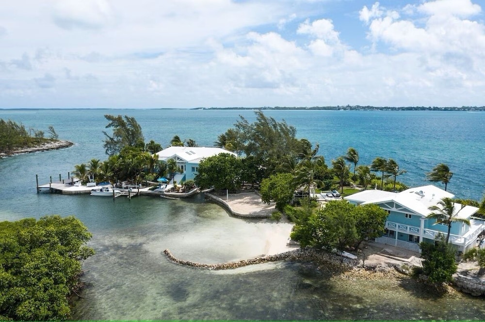 Middle Cay Estate 7 Bedroom Estate
