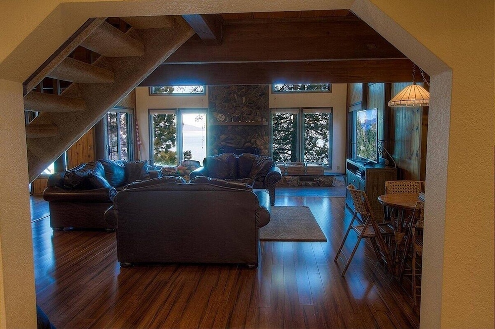 Cyh1281- Tahoe Acres 5 Bedroom Home