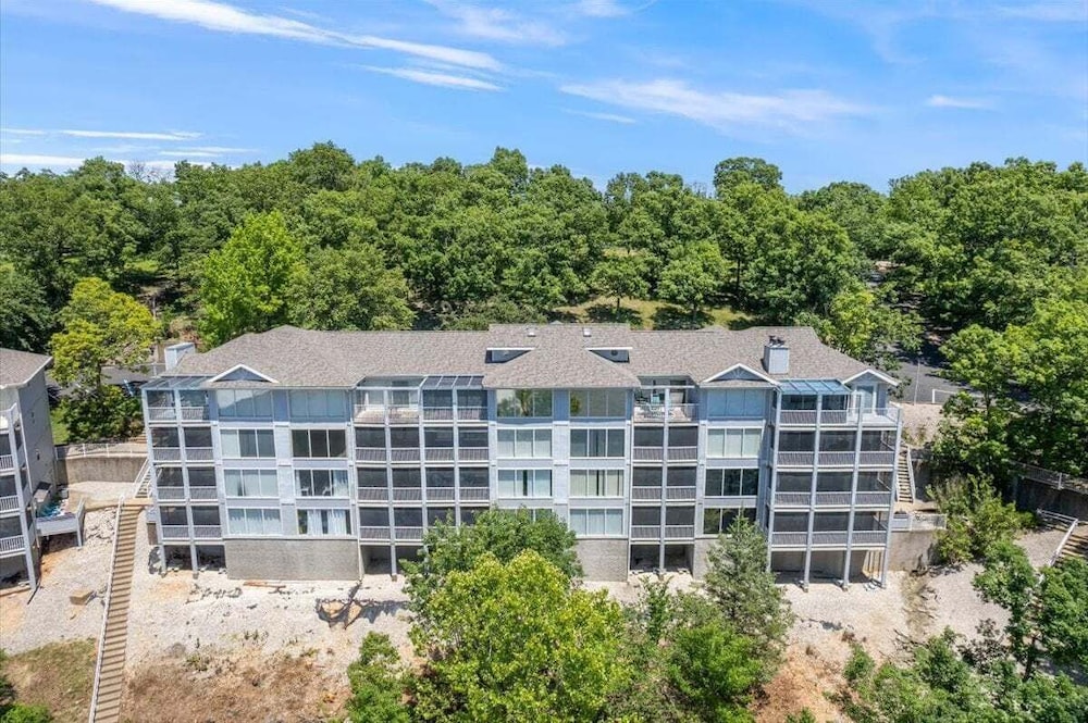 Stunning Main Channel Views, Screened Deck, & Pool