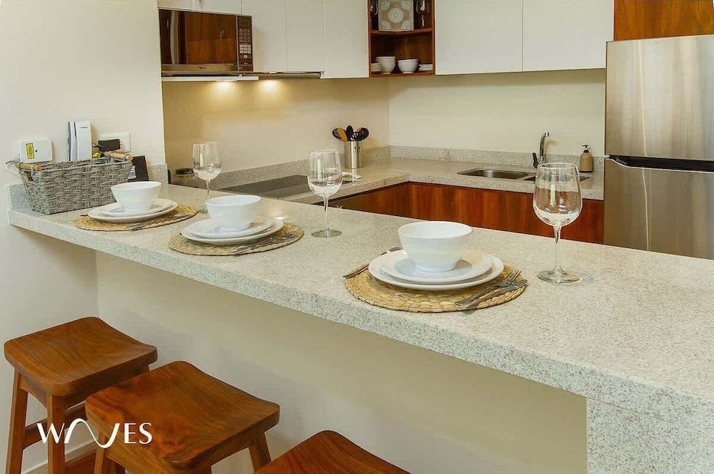 2 Br. Roof W/infinity Pool + Jacuzzi Spacious