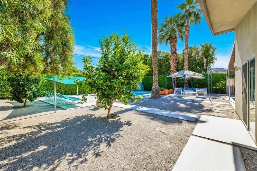 Modern Paradise at Sonora