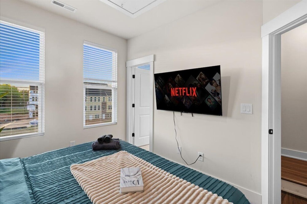 3BR King Townhouse in Uptown CLT