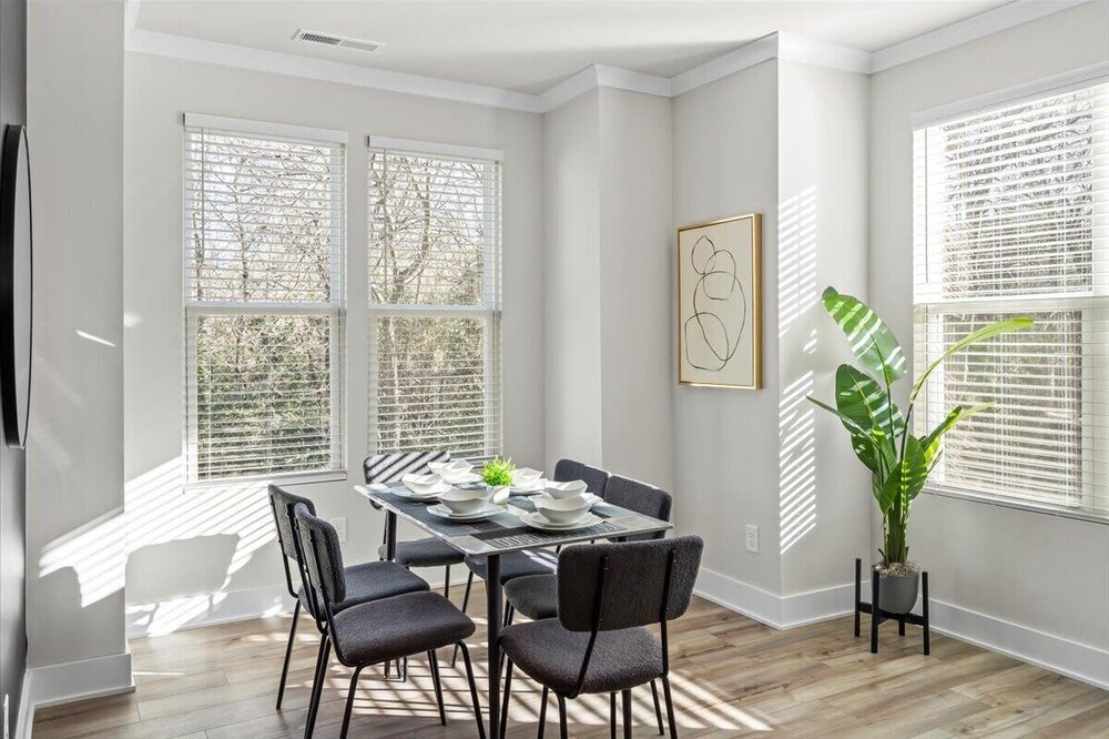 Luxe King 4BR Townhouse in Uptown CLT