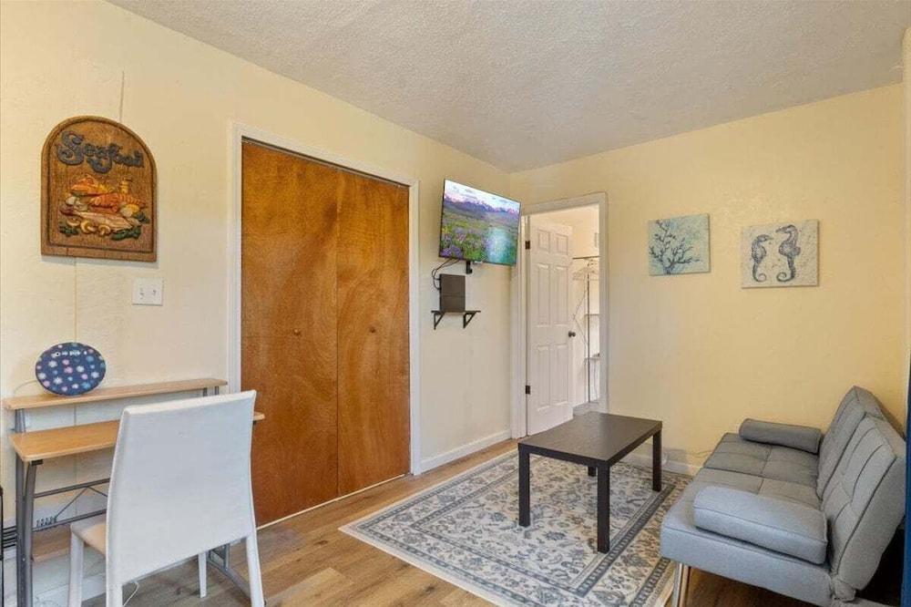 Lakefront Home, Private Dock + Kayaks,arcade Games, Pet Friendly
