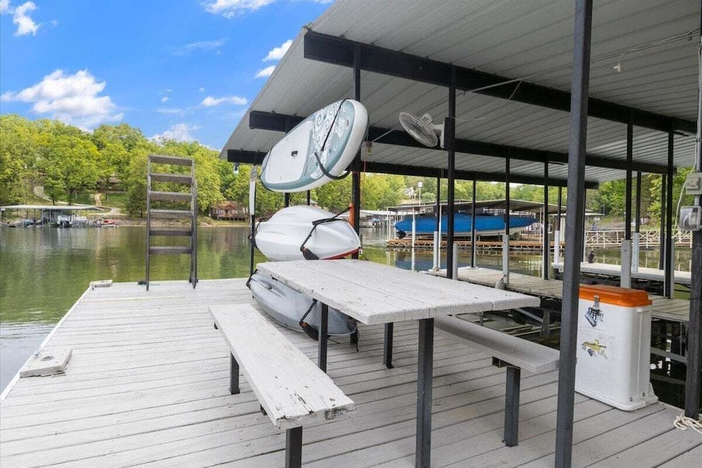 Lakefront Oasis With Skylights & Covered Boat Slip For Extra Adventure