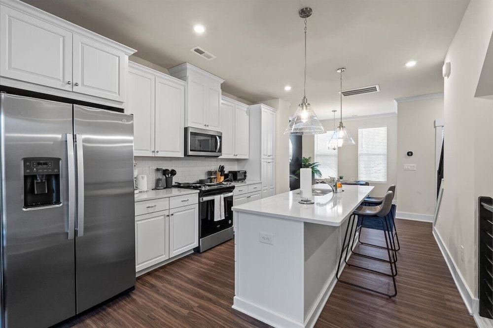 3BR King Townhouse Rooftop in Uptown CLT