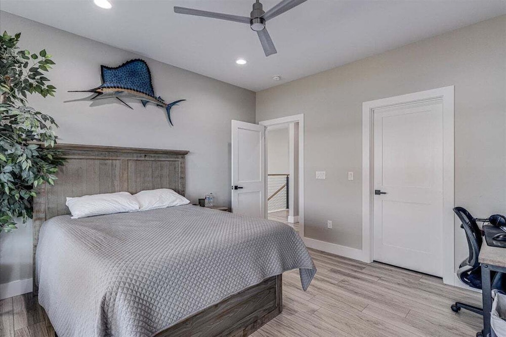 Tranquil Waters 8 Bedroom Home