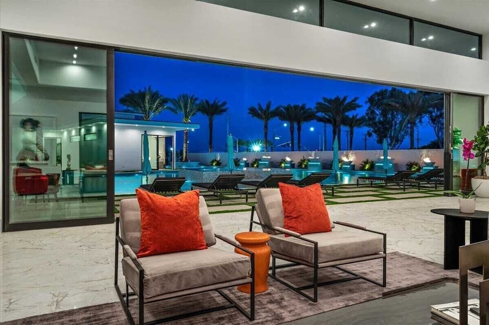Sleeps 23 Luxury Villa w/ Pool, Hot Tub & Pickleball Court Bravo Villa 10