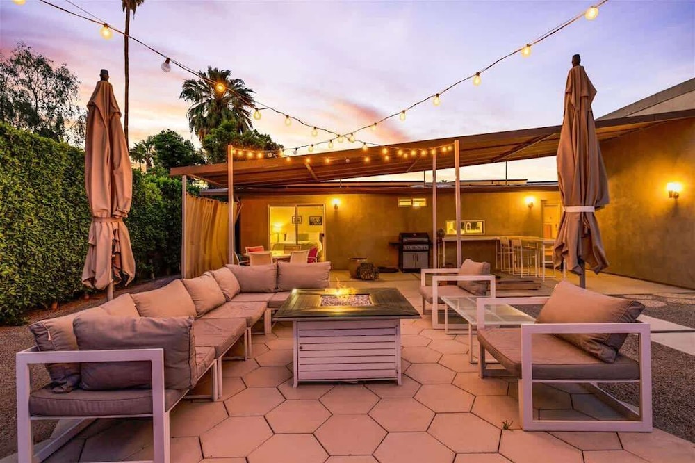 Modern Paradise at Sonora