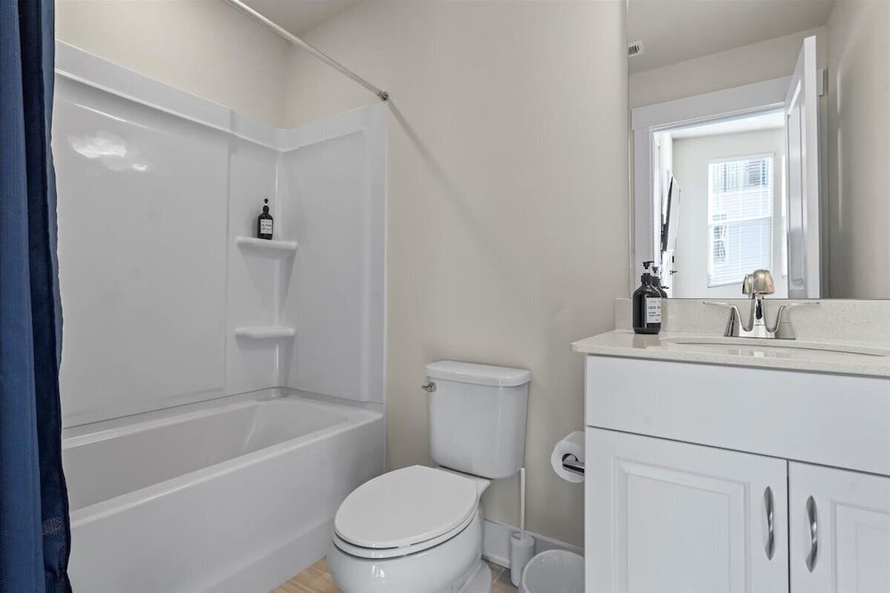 3BR King Townhouse Rooftop in Uptown CLT