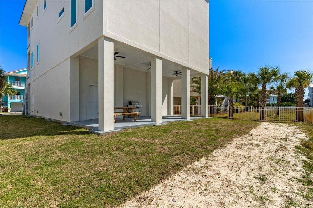 Surf And Sound 6 Bedroom Home