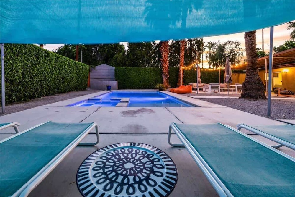 Modern Paradise at Sonora