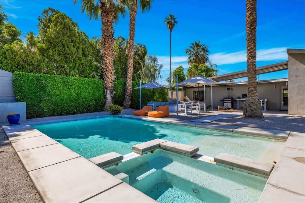 Modern Paradise at Sonora