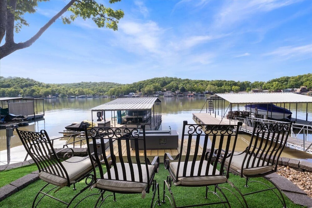 Private Dock, Bunkhouse, Firepit & Kayaks at Mm45