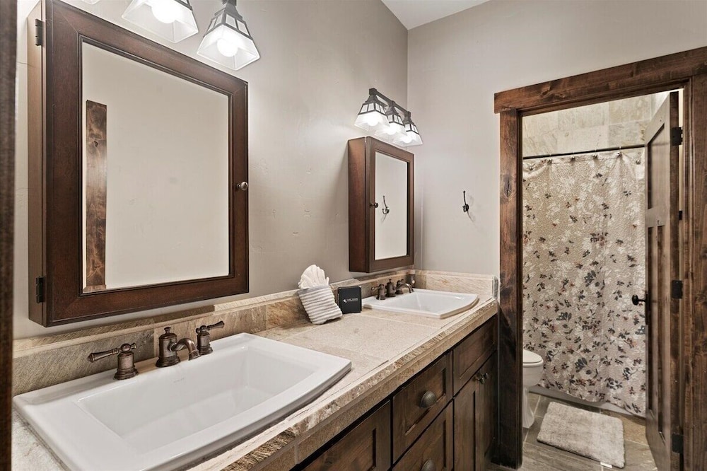 Cyh1012 - Hidden Cedar 5 Bedroom Home