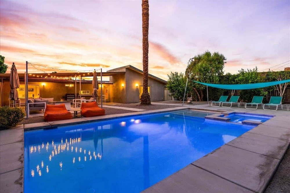 Modern Paradise at Sonora