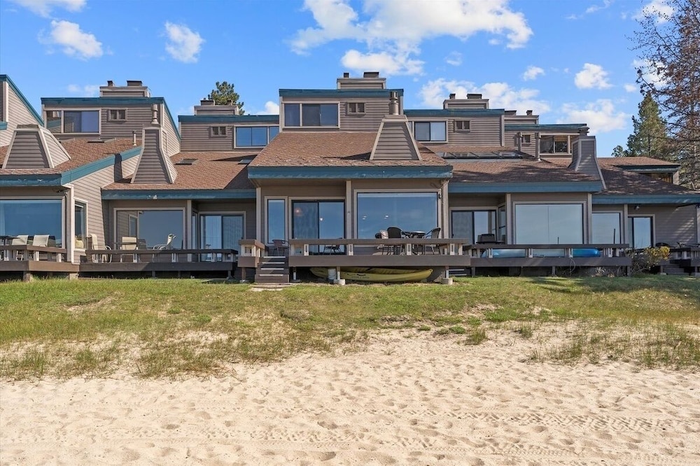 Lake Tahoe Vacations - Swimsuit Required 4 Bedroom Home by RedAwning - Property Image 28