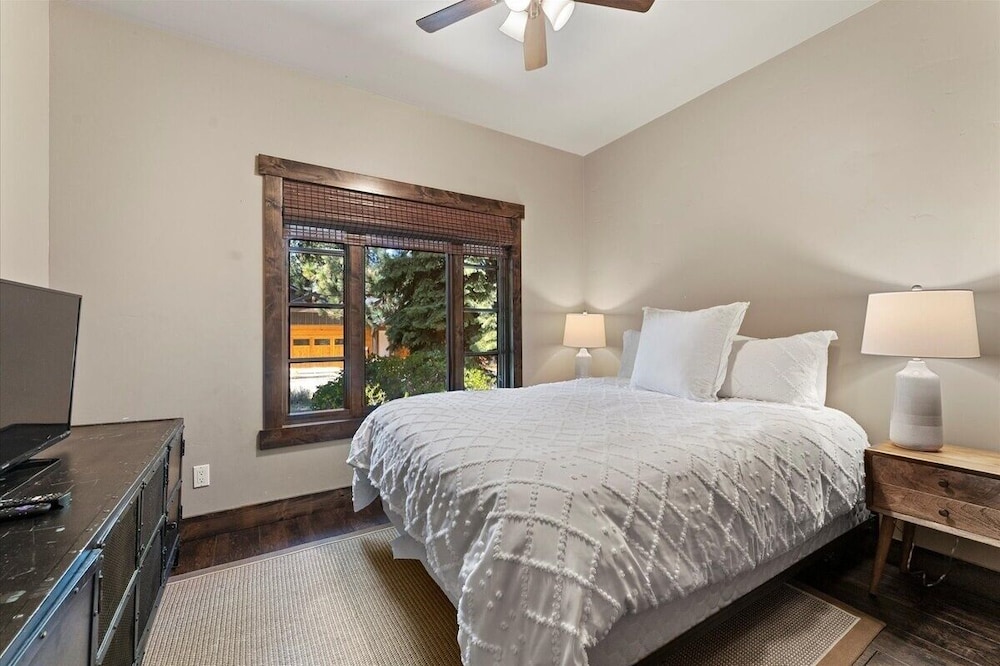 Cyh1012 - Hidden Cedar 5 Bedroom Home