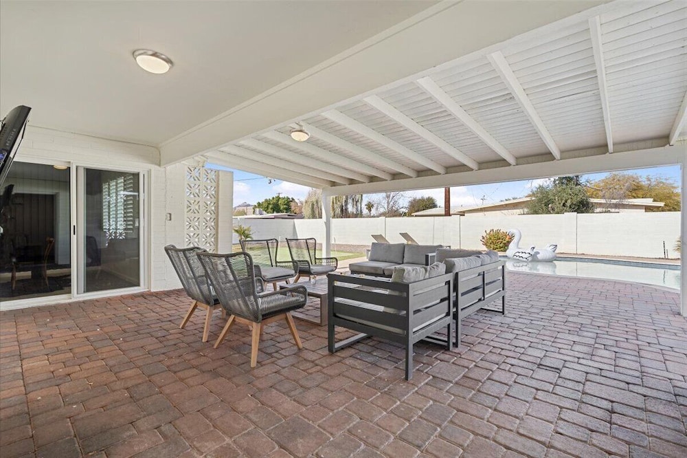 Fairway - Pool & Mini Golf - 5 Mins to Old Town