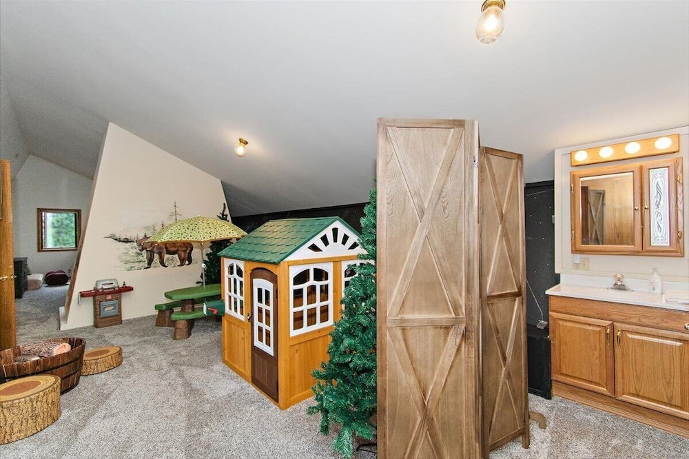Summit Lodge 2