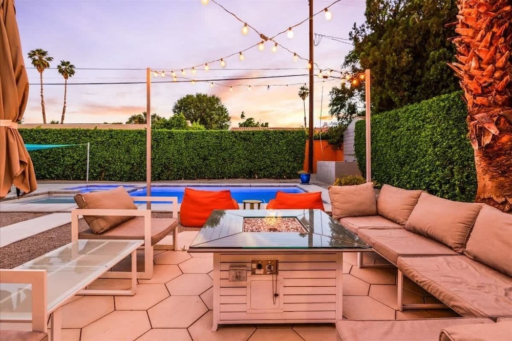 Modern Paradise at Sonora