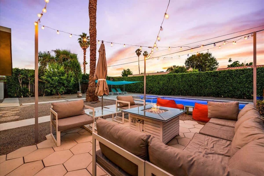 Modern Paradise at Sonora