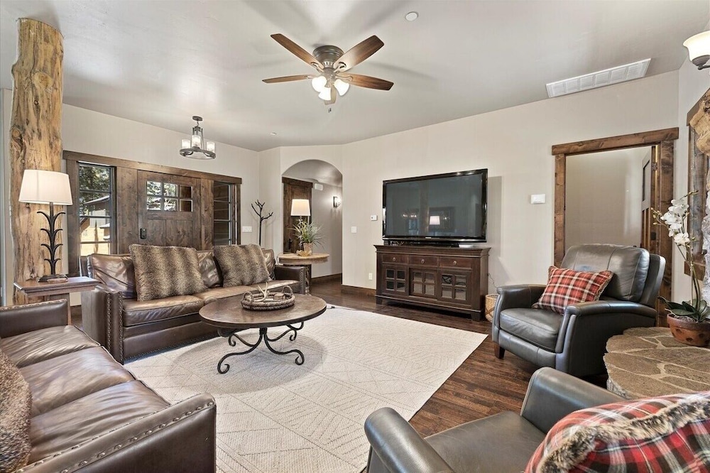 Cyh1012 - Hidden Cedar 5 Bedroom Home