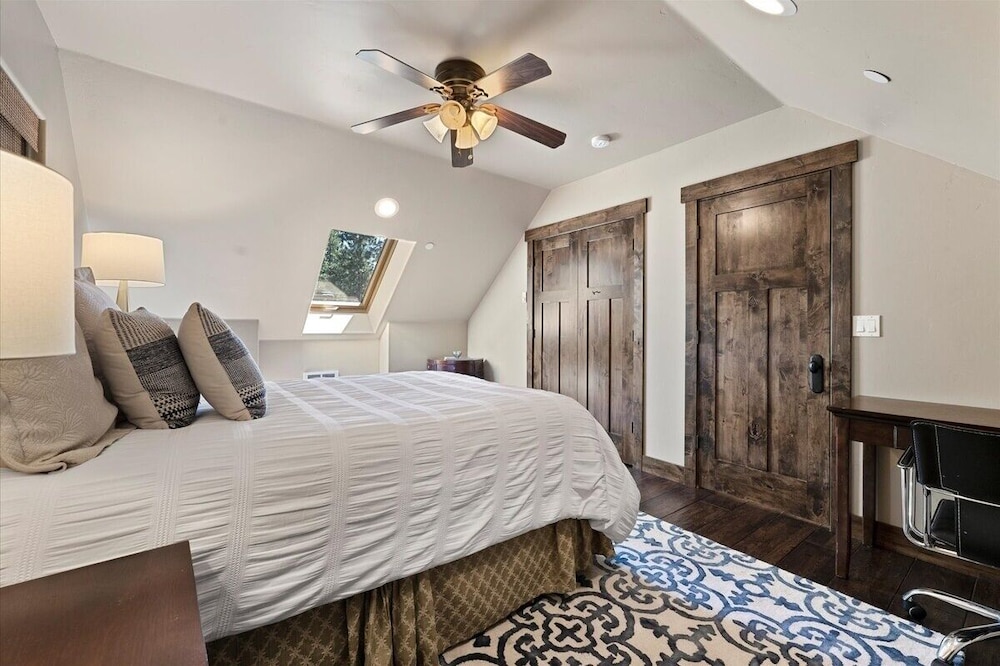 Cyh1012 - Hidden Cedar 5 Bedroom Home