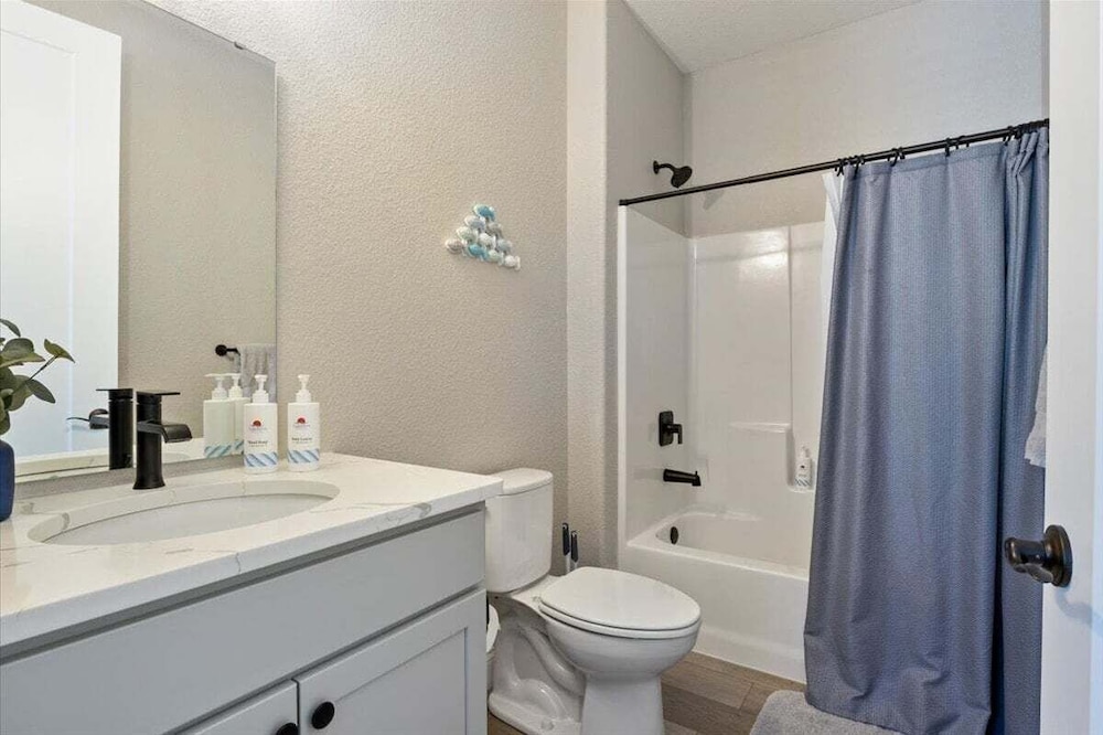 19mm Family-friendly, Bunks & Games at Topsider w/ 2 Pools