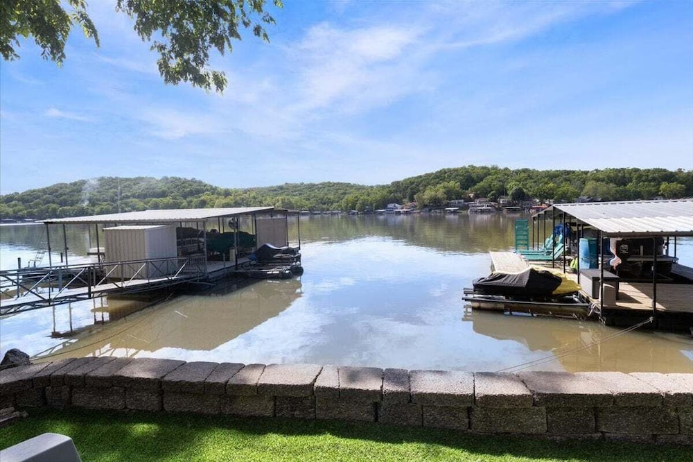 Private Dock, Bunkhouse, Firepit & Kayaks at Mm45