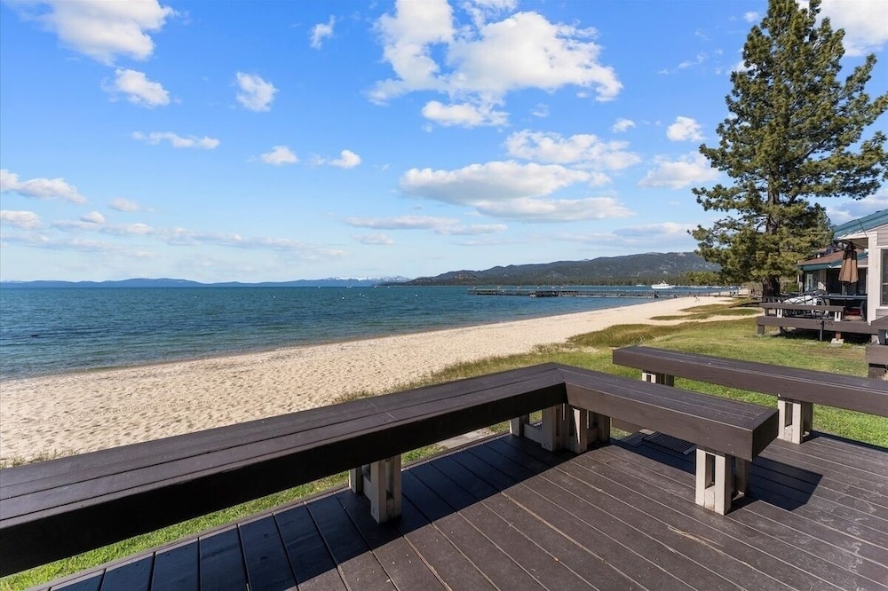 Lake Tahoe Vacations - Swimsuit Required 4 Bedroom Home by RedAwning - Property Image 11