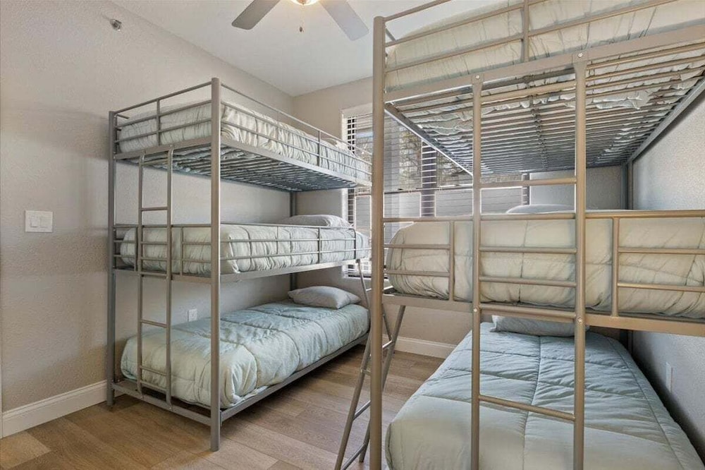 19mm Family-friendly, Bunks & Games at Topsider w/ 2 Pools